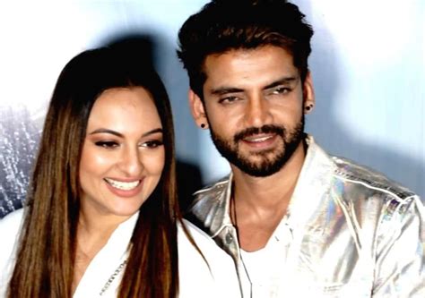 sonakshi sinha ki bf video|More.